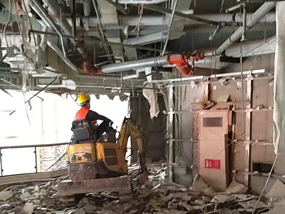 室内小型机械拆除