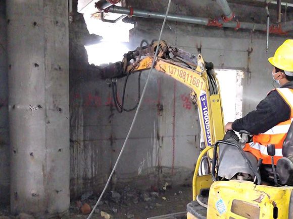 室内小型机械拆除