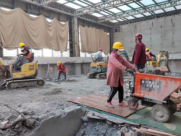 室内小型机械拆除