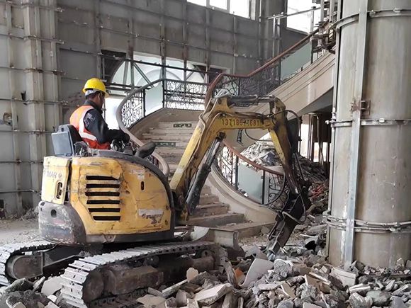 室内小型机械拆除